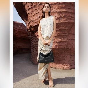 NWOT Bostonian Black Leather Shoulder Tote Bag